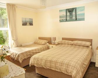 Burford Lodge Guest House - Downpatrick - Bedroom