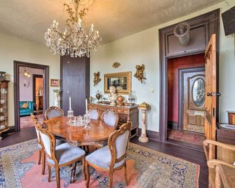 Vintage Apartment in Historic Downtown La Porte! - LaPorte - Jídelna