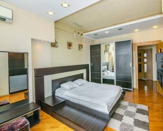 Luxe Apartment At The Centre Of Baku City - Baku - Soverom