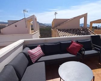 Modern Villa with sea & mountain views, close to beach. Air Con, WiFi & Sunsets! - Mazarrón - Balcón