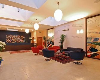 Rosso Frizzante - San Prospero - Lobby