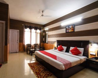 Oyo 9673 Panorama Homestay - Chail - Bedroom