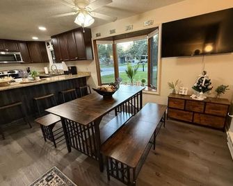 The Cozy Lake House - Auburndale