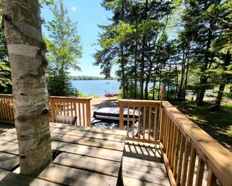 Leland's Lakehouse - Wolfville - Балкон