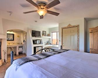 La Paloma at Full Circle Ranch with Patio! - Cave Creek - Bedroom