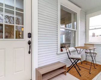 Charming 2-bedroom house in Seattle with WiFi, AC - Seattle - Patio