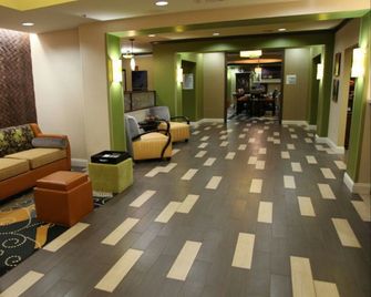 Holiday Inn Express & Suites Huntsville Airport By IHG - Madison - Lobby