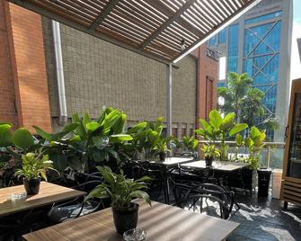 Hotel bh El Poblado - Medellín - Patio