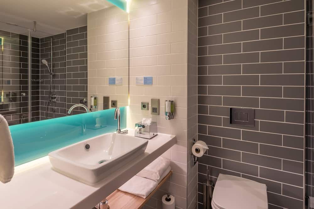 Bathroom view of Holiday Inn Express & Suites Schulenburg