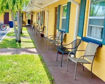 Glades Motel - Naples - Naples - Patio