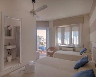 Locanda Kon Tiki - Alassio - Camera da letto