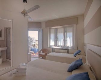 Locanda Kon Tiki - Alassio - Camera da letto
