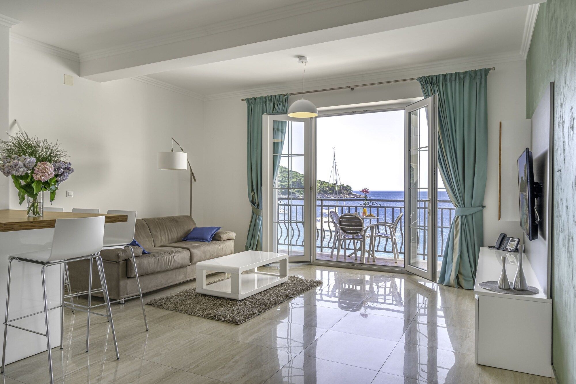 Pine Tree Boutique Apartments - Saplunara