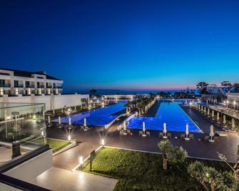 Korumar Ephesus Beach & Spa Resort - Selçuk - Pool