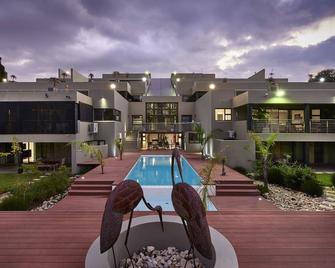 Dynasty Forest Sandown Hotel & Conference Center - Sandton - Pool