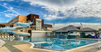 Hotel Aquacity Mountain View - Deutschendorf - Pool