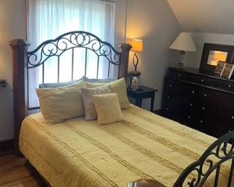 Gina's House - Bowling Green - Schlafzimmer