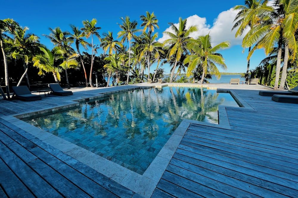 Private Fijian Island. Concrete and Glass Modern Home. Come surf, sun and play - 야사와 섬 - 수영장