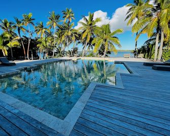 Private Fijian Island. Concrete and Glass Modern Home. Come surf, sun and play - 야사와 섬 - 수영장