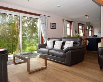 Lovely cottage with loch views, near Dunoon, sleeps 6 - Dunoon - Wohnzimmer