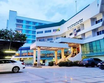 Viang Tak Riverside Hotel - Tak - Edificio