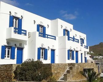 Nostos Beachfront Apartments & Studios - Agios Ioannis