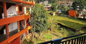 Pokhara metro eco hotel - Pokhara - Balcony