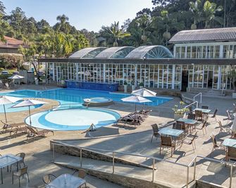 Villagio Embu Resort & Convention - Embu Arte - Piscina