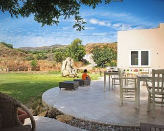 Arodamos Apartments & Studios - Kissamos - Patio