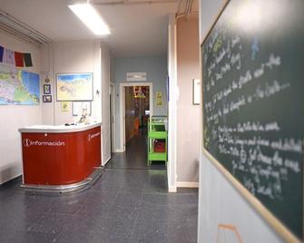 Santander Central Hostel - Santander - Recepción