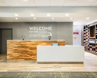 Hampton Inn by Hilton Fort Myers Downtown - Fort Myers - Recepção