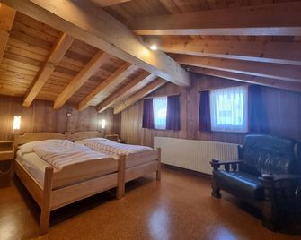 Hotel Astoria - Obergoms - Schlafzimmer