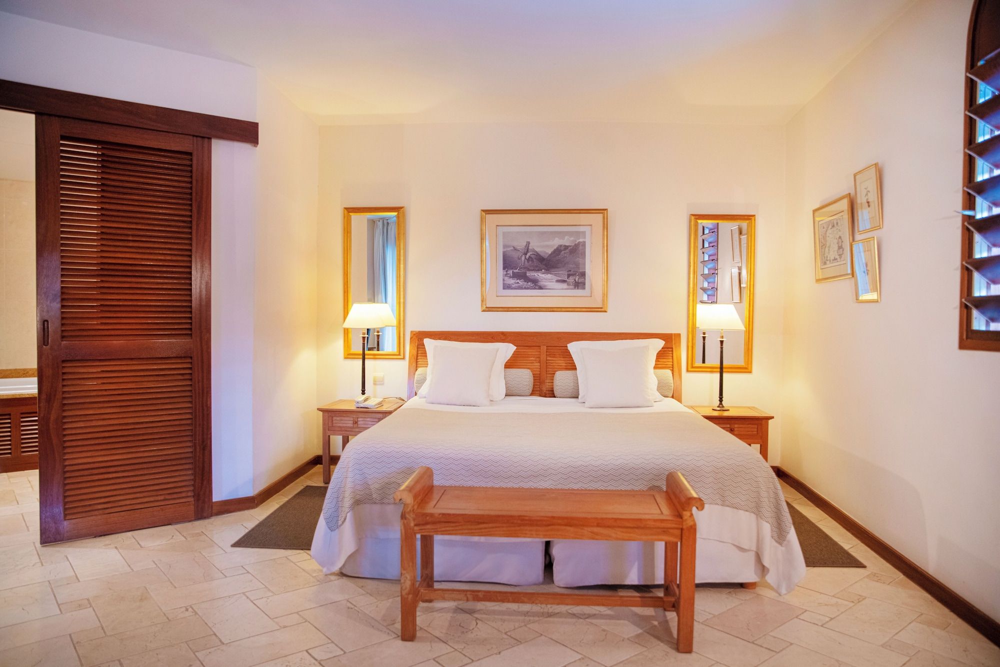 لو سانت أليكسيز