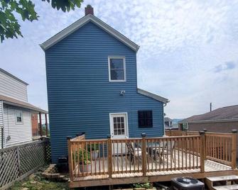 Near City/Airport, Large Deck, 2 Bd, Long Stays - Carnegie - Building