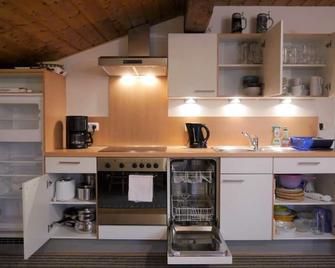 Feichteck vacation apartment with 2 separate bedrooms, eat-in kitchen, balcony - Steinkirchen - Cocina