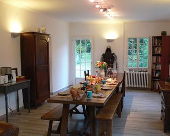 Le Clos des Archers - Ginestet - Essbereich
