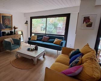 Comfortable stay near the Olympic sites. 8 persons. - Draveil - Salon