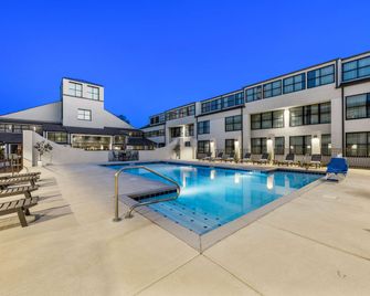 DoubleTree Suites by Hilton Huntsville South - האנטסוויל - בריכה