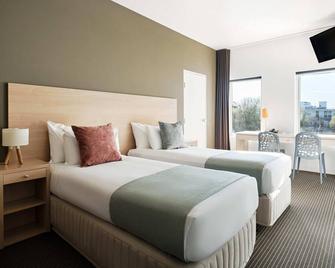 Saint Kilda Beach Hotel - Melbourne - Bedroom