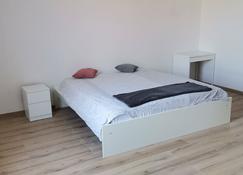 Le caillou Blanc - Charleroi - Bedroom
