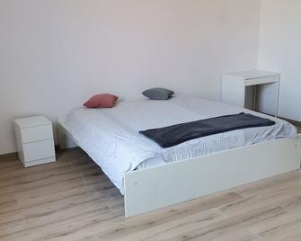 Le caillou Blanc - Charleroi - Schlafzimmer