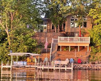 Amazing sunsets and lake quality - Alexandria - Patio