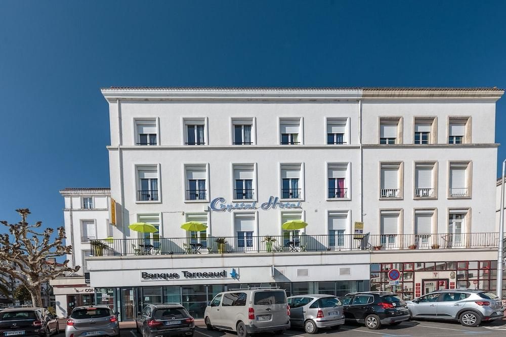 لو كريستال هوتل - رويان - مبنى