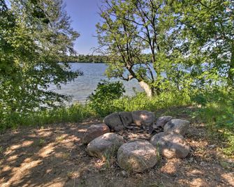 Dock, Hot Tub And Game Room Luxe Lake La - Alexandria