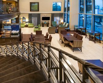 Holiday Inn Express & Suites Houston North Intercontinental By IHG - Houston - Hall d’entrée