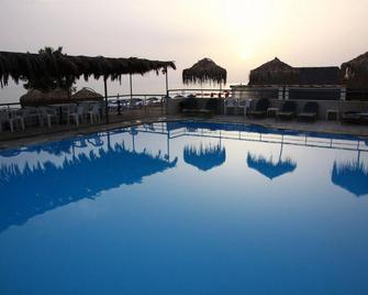 Sandy Beach - Georgioupoli - Pool