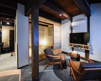 4s Stay Awaikeda Honmachi Street - Miyoshi - Sala de estar