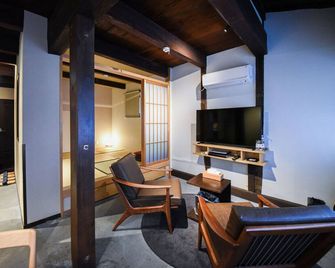 4s Stay Awaikeda Honmachi Street - מיושי - סלון