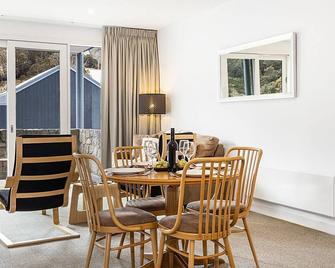 Squatters Run 1 - Thredbo - Comedor