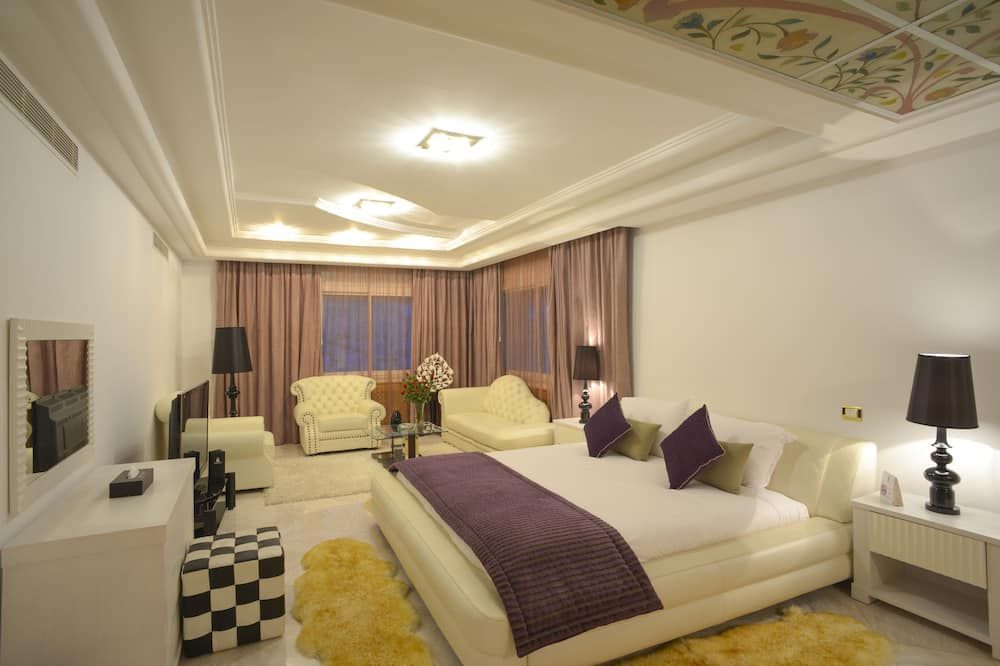 The Penthouse Suites Hotel thumbnail 3